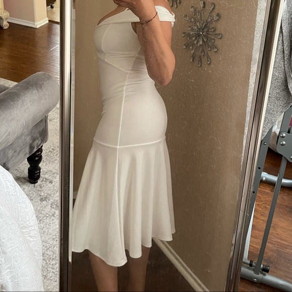 Beautiful white off the shoulder dress - Picture 6 of 6